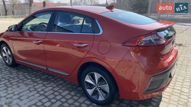 Хетчбек Hyundai Ioniq 2018 в Кам'янець-Подільському