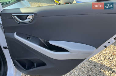 Лифтбек Hyundai Ioniq 2021 в 