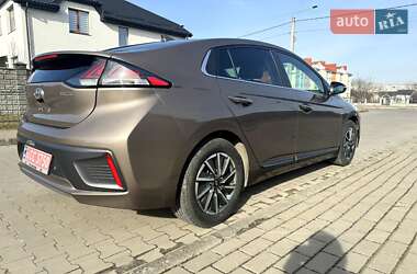 Ліфтбек Hyundai Ioniq 2019 в 