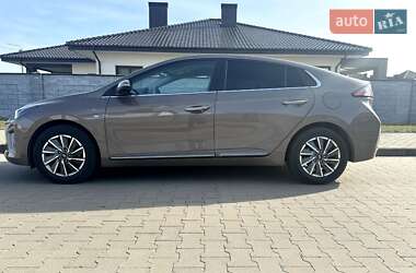 Ліфтбек Hyundai Ioniq 2019 в 