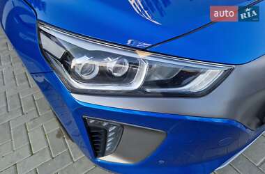 Хэтчбек Hyundai Ioniq 2017 в 