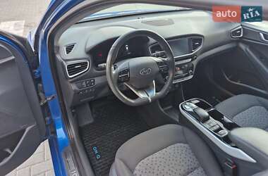 Хэтчбек Hyundai Ioniq 2017 в 