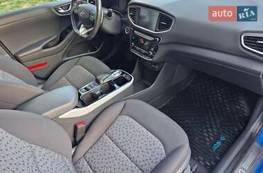 Хэтчбек Hyundai Ioniq 2017 в 