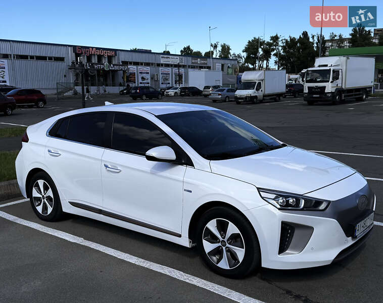 Хэтчбек Hyundai Ioniq 2017 в Киеве