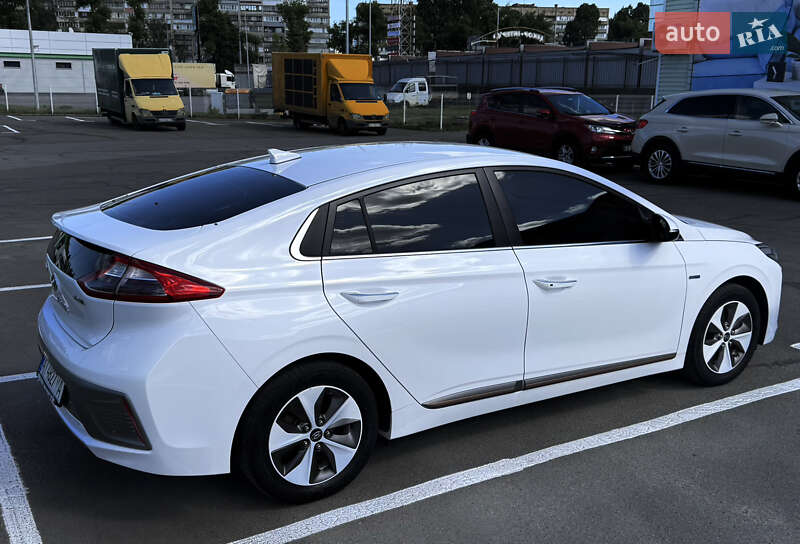 Хэтчбек Hyundai Ioniq 2017 в Киеве