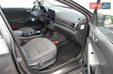 Хэтчбек Hyundai Ioniq 2019 в 