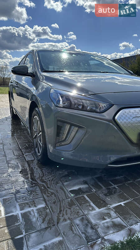 Лифтбек Hyundai Ioniq 2020 в Львове