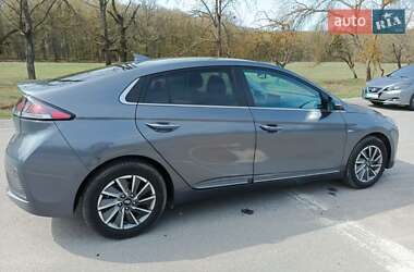 Хэтчбек Hyundai Ioniq 2019 в 