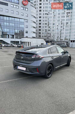 Лифтбек Hyundai Ioniq 2020 в 