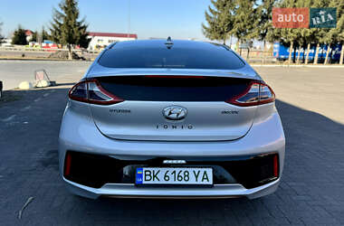 Хэтчбек Hyundai Ioniq 2018 в 