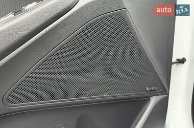 Хэтчбек Hyundai Ioniq 2019 в 