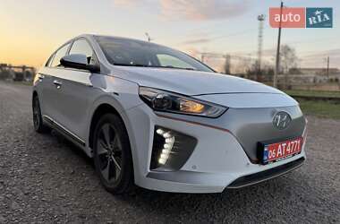 Хэтчбек Hyundai Ioniq 2018 в 
