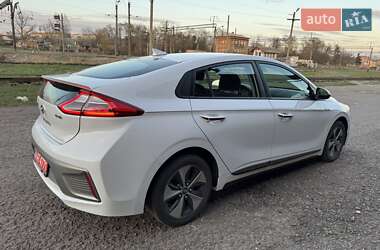 Хэтчбек Hyundai Ioniq 2018 в 