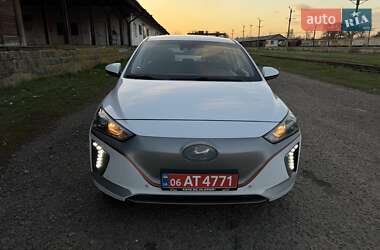 Хэтчбек Hyundai Ioniq 2018 в 
