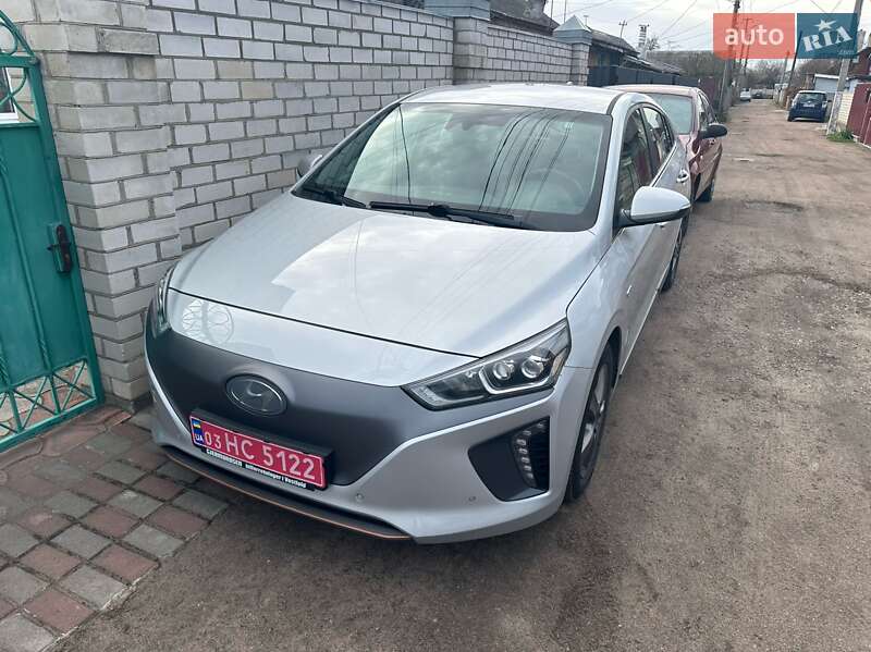 Хэтчбек Hyundai Ioniq 2017 в 