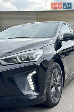 Хэтчбек Hyundai Ioniq 2016 в 