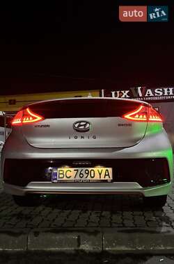 Хэтчбек Hyundai Ioniq 2019 в 