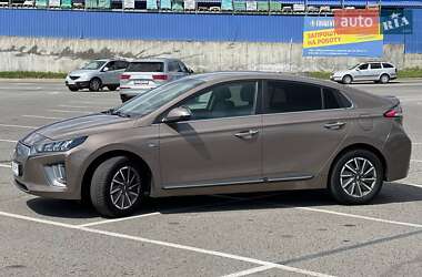 Лифтбек Hyundai Ioniq 2019 в 