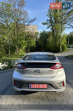 Хетчбек Hyundai Ioniq 2018 в 