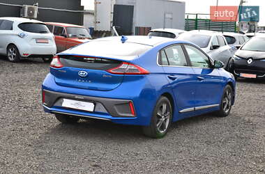 Хэтчбек Hyundai Ioniq 2016 в 
