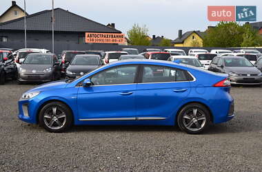 Хэтчбек Hyundai Ioniq 2016 в 