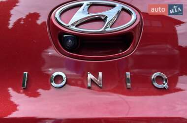 Ліфтбек Hyundai Ioniq 2019 в 