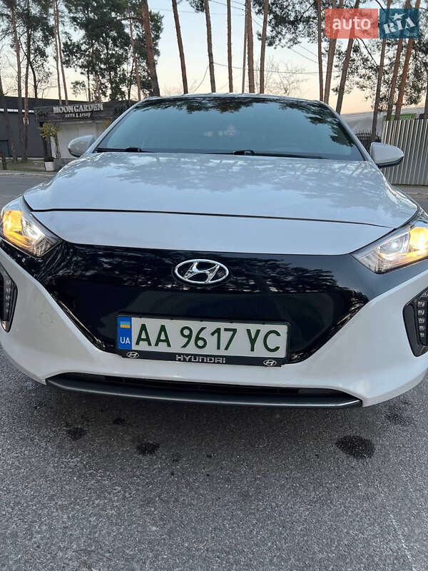 Лифтбек Hyundai Ioniq 2019 в Киеве