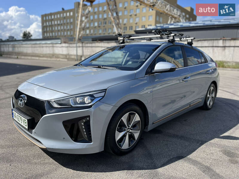Хэтчбек Hyundai Ioniq 2018 в 