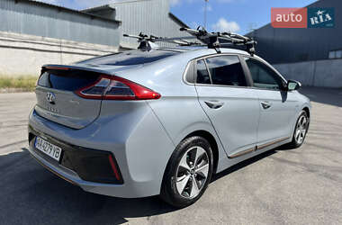 Хэтчбек Hyundai Ioniq 2018 в 
