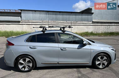 Хэтчбек Hyundai Ioniq 2018 в 