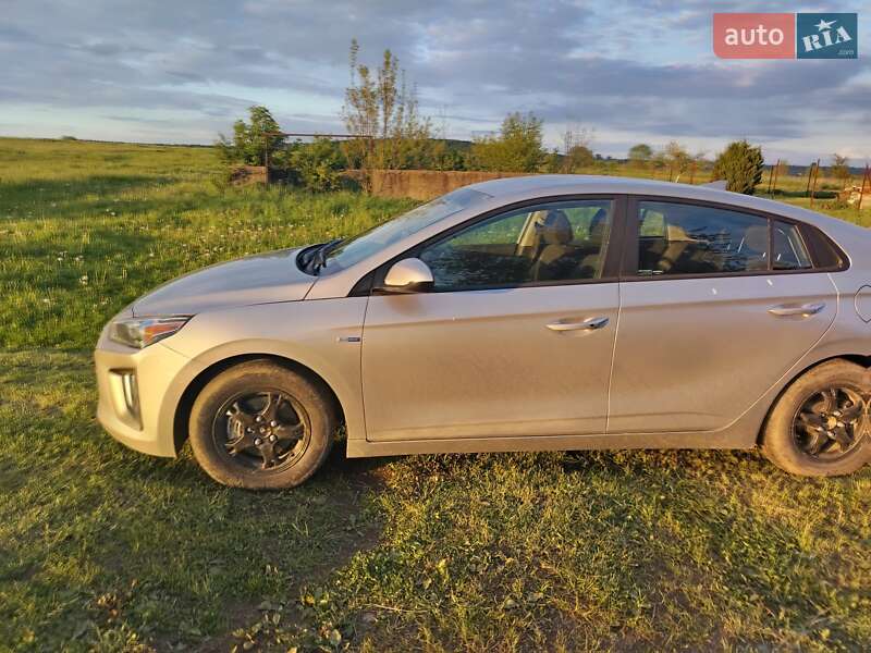 Ліфтбек Hyundai Ioniq 2019 в Івано-Франківську