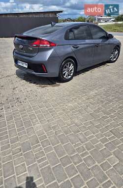 Хэтчбек Hyundai Ioniq 2019 в 