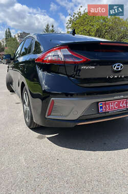 Хетчбек Hyundai Ioniq 2018 в 