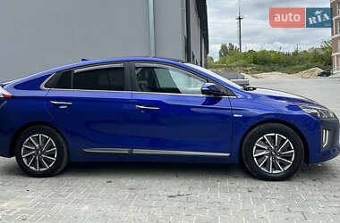 Лифтбек Hyundai Ioniq 2020 в 