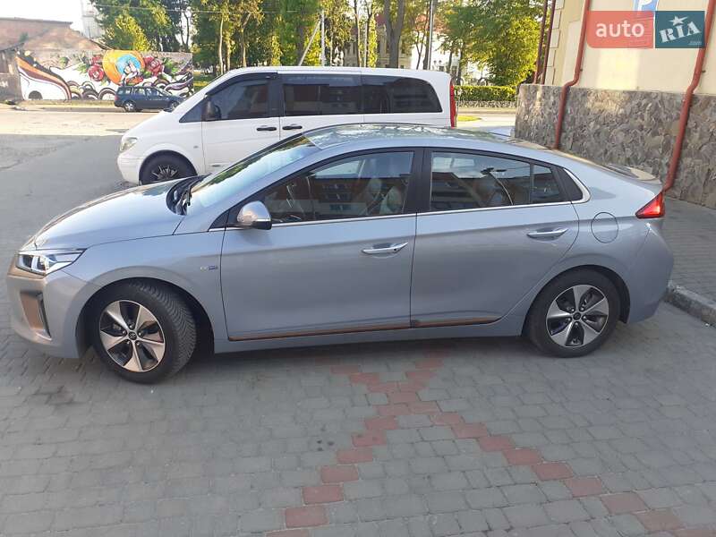 Хэтчбек Hyundai Ioniq 2018 в Владимире фото 5 Хэтчбек Hyundai Ioniq 2018 в Владимире