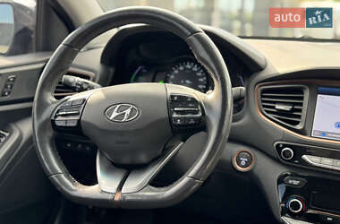 Хэтчбек Hyundai Ioniq 2018 в 
