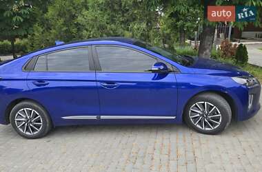 Лифтбек Hyundai Ioniq 2021 в 