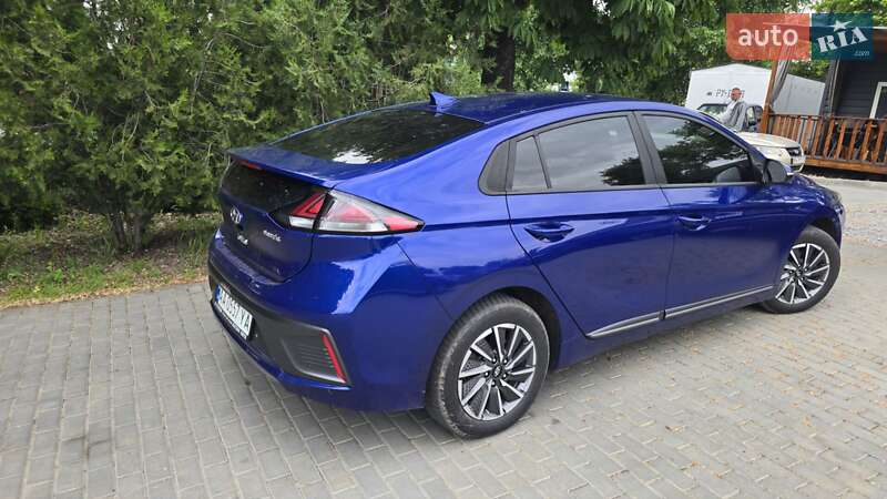 Лифтбек Hyundai Ioniq 2021 в Кропивницком