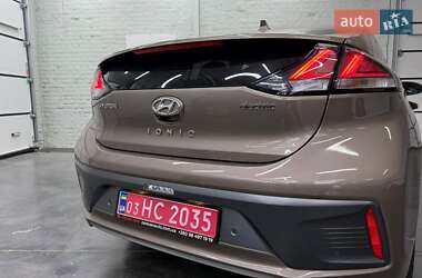 Хэтчбек Hyundai Ioniq 2019 в 