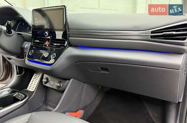 Хэтчбек Hyundai Ioniq 2019 в 