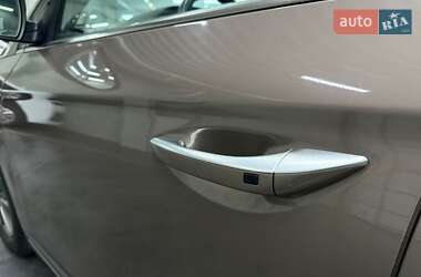 Хэтчбек Hyundai Ioniq 2019 в 