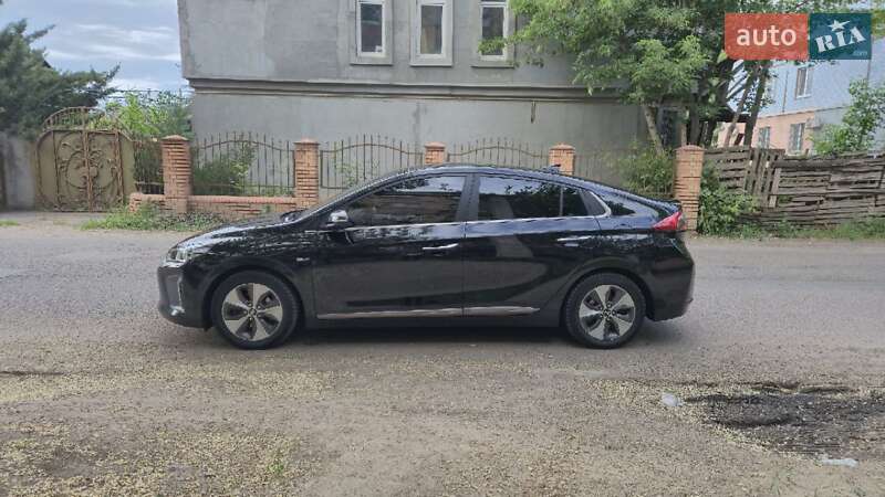 Хэтчбек Hyundai Ioniq 2016 в Николаеве