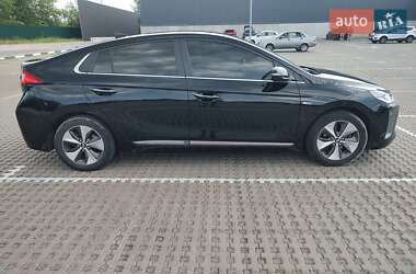 Хэтчбек Hyundai Ioniq 2017 в 