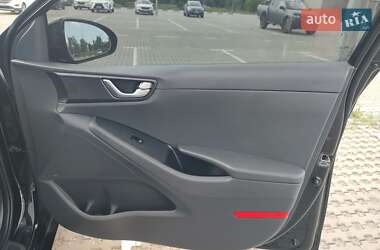 Хэтчбек Hyundai Ioniq 2017 в 