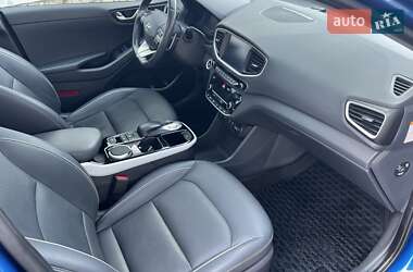 Хэтчбек Hyundai Ioniq 2017 в 