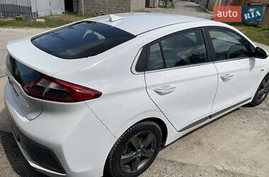 Хетчбек Hyundai Ioniq 2017 в 