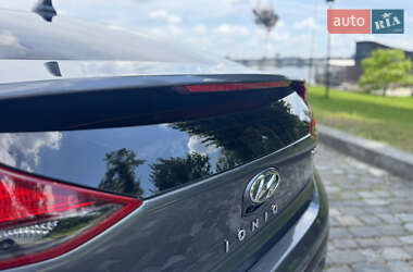 Ліфтбек Hyundai Ioniq 2020 в 