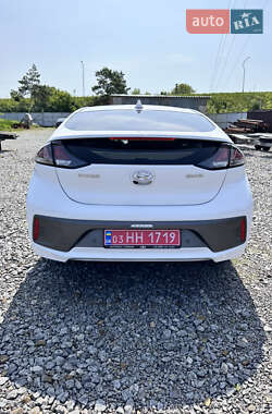 Лифтбек Hyundai Ioniq 2020 в 