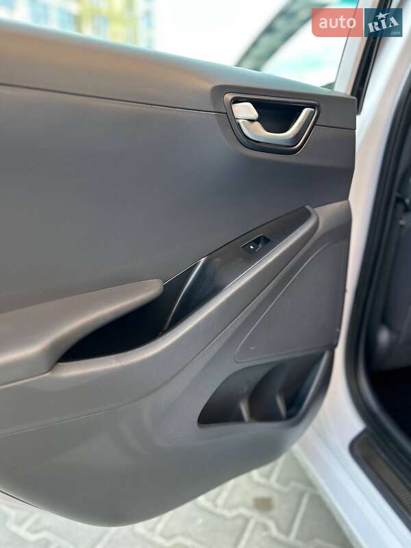 Ліфтбек Hyundai Ioniq 2019 в Стрию