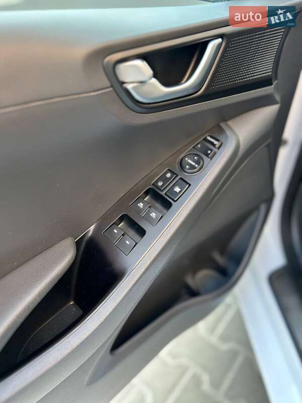 Ліфтбек Hyundai Ioniq 2019 в Стрию